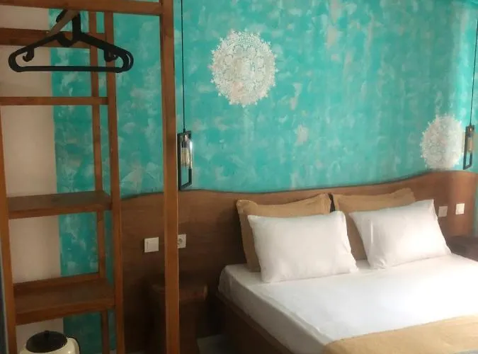 Sakiz Kizi Butik Çeşme