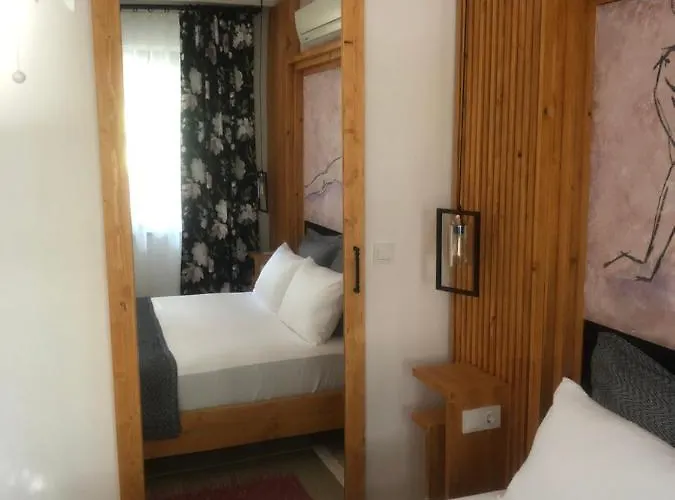 Sakiz Kizi Butik Çeşme